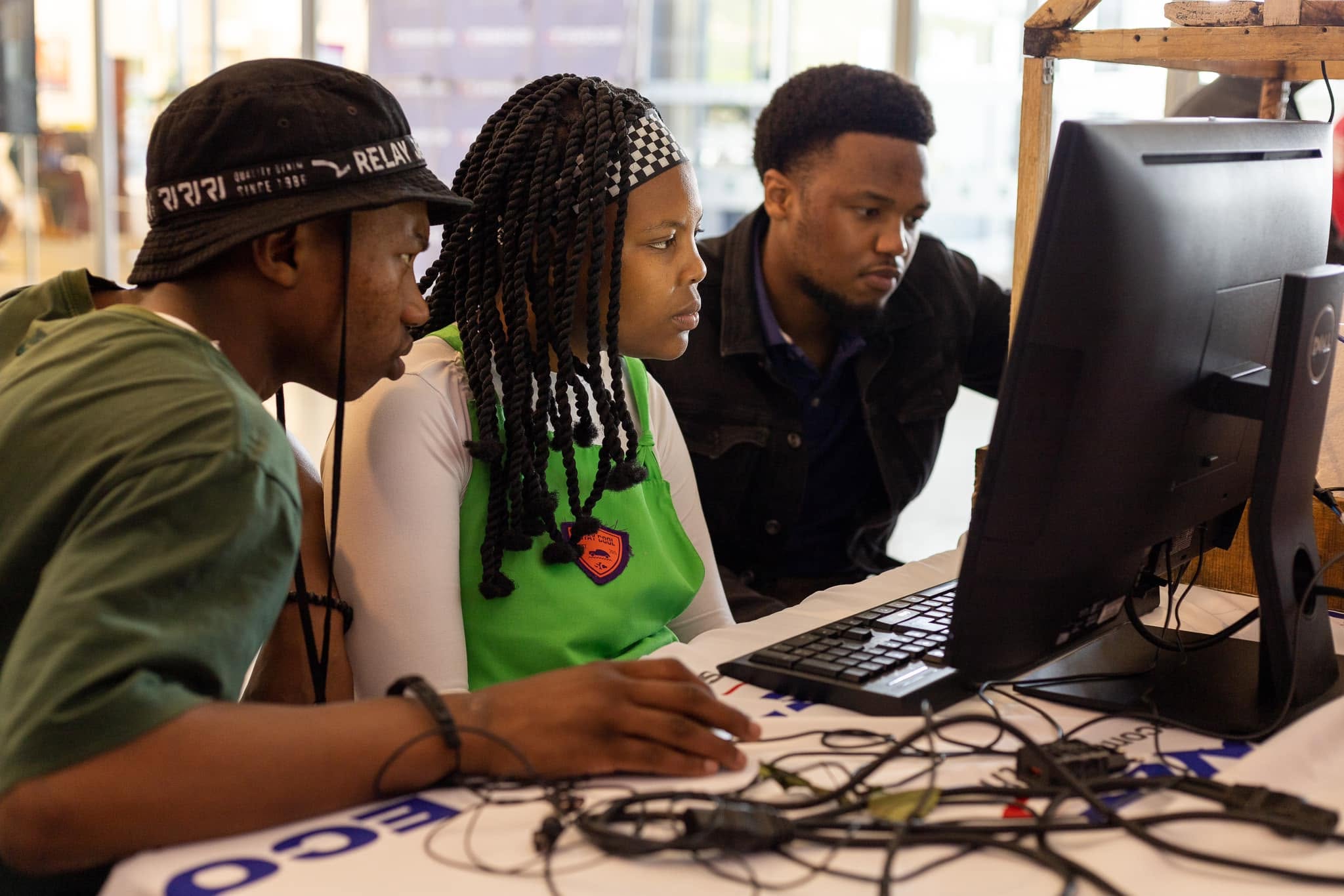 Peer-to-peer learning and problem solving